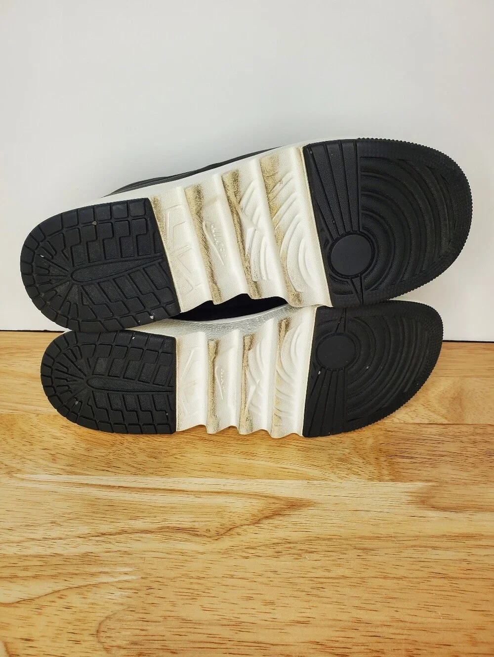 Nike Air Jordan 1 Jester XX Low Black Sail Womens Size 8 AV4050-001